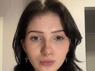 Watch Elwanda Ri live on cam on Flirt4Free