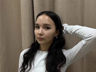 Marianne Quink live cam model at Flirt4Free