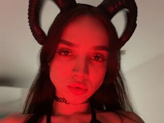 Watch Lilith Cain live on cam on Flirt4Free