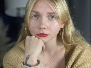 Watch Kelly Bibo live on cam on Flirt4Free