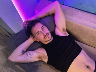 Watch Iskella Evans live on cam on Flirt4Free