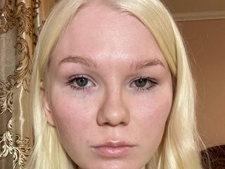 Astrid Swamy live cam model at Flirt4Free