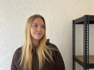 Watch Stephani Mattera live on cam on Flirt4Free