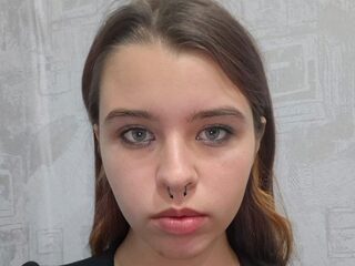 An Tauarez live cam model at Flirt4Free