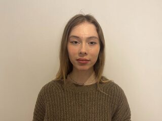 Watch Alix Schmader live on cam on Flirt4Free