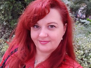 Gracie Anne live cam model at Flirt4Free