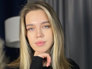 Watch Catheryn Nuss live on cam on Flirt4Free