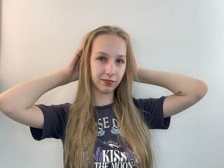 Watch Marlen Soderman live on cam on Flirt4Free