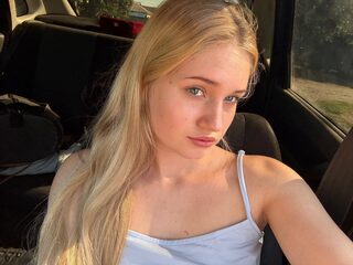 Laree Lemin live cam model at Flirt4Free