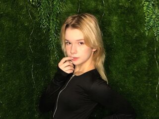 Watch Dusti Gederman live on cam on Flirt4Free