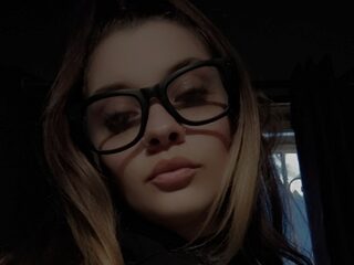 Bunny Amore live cam model at Flirt4Free