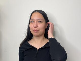 Amy Hanton live cam model at Flirt4Free