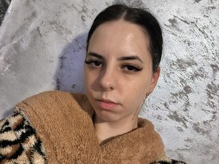 Watch Alessia Moon live on cam on Flirt4Free