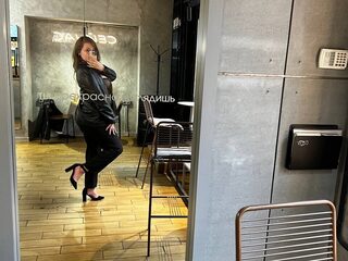 Watch Mary Klay live on cam on Flirt4Free