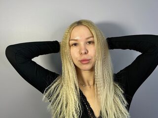 Watch Elanor Balduzzi live on cam on Flirt4Free