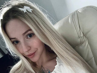 Watch Stella Moorye live on cam on Flirt4Free