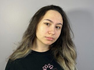 Kate Goldenman live cam model at Flirt4Free