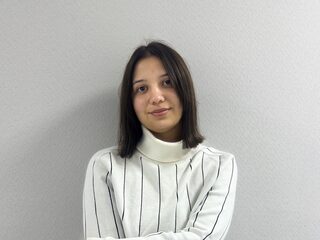 Watch Tonda Battin live on cam on Flirt4Free