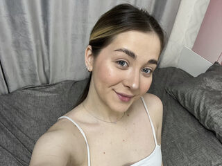 Watch Emily Corwin live on cam on Flirt4Free