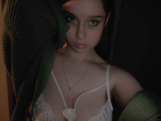 Watch Albertha Rappenecker live on cam on Flirt4Free