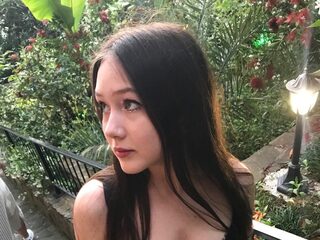 Gianna Skylar live cam model at Flirt4Free