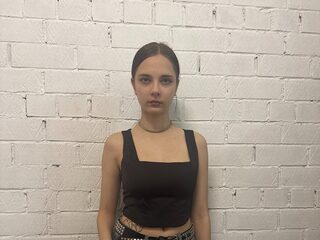 Watch Elizebeth Heery live on cam on Flirt4Free