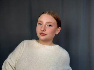 Watch Cecily Mattison live on cam on Flirt4Free