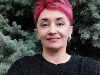 Watch Christina Rainforse live on cam on Flirt4Free