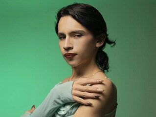 Sarita Fox live cam model at Flirt4Free