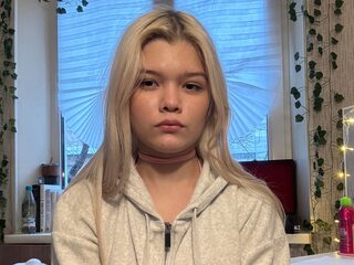 Ilda Dishaw live cam model at Flirt4Free