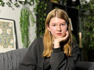 Watch Shawanda Vlcek live on cam on Flirt4Free