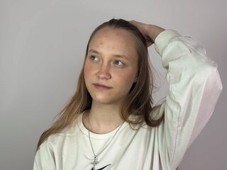 Watch Deandrea Mauzy live on cam on Flirt4Free