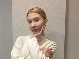 Watch Elvira Jaremka live on cam on Flirt4Free