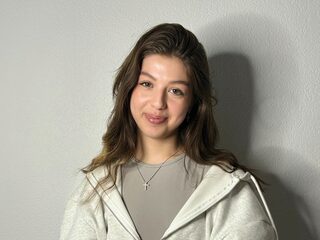 Watch Lianne Goodness live on cam on Flirt4Free