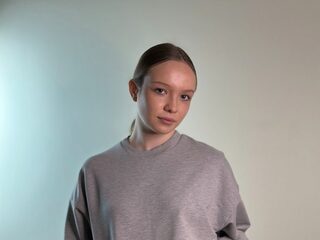 Watch Joyce Odette live on cam on Flirt4Free