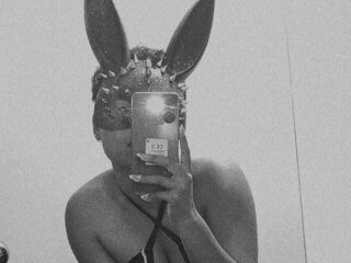 Watch Nayla Brown live on cam on Flirt4Free