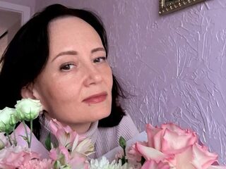 Juli Wayy live cam model at Flirt4Free