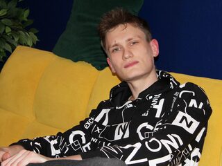 Watch Wiley Dixon live on cam on Flirt4Free