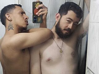 Watch Aten Crush   Chris Rodd live on cam on Flirt4Free