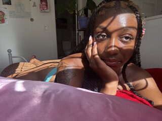 Lila Brenette webcam