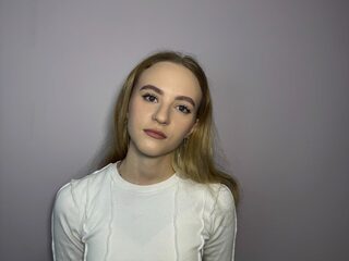 Watch Winnie Ogunyemi live on cam on Flirt4Free