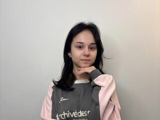 Watch Melida Bilinski live on cam on Flirt4Free