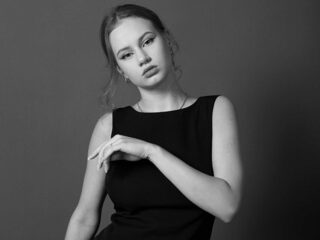 Reatha Lizak Live Chat on Flirt4Free