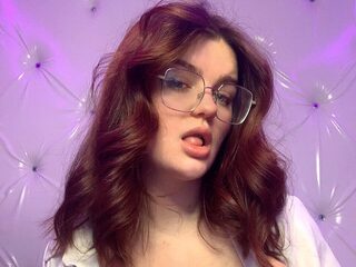 Julia Milky webcam model