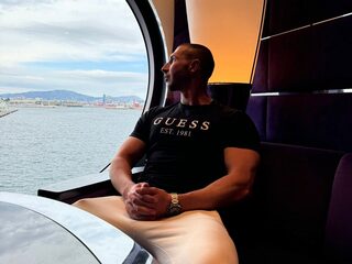 Brann Donn webcam model