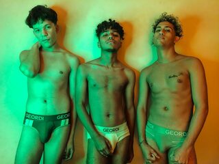 Isak & Alisson &... Live Webcam on Flirt4Free