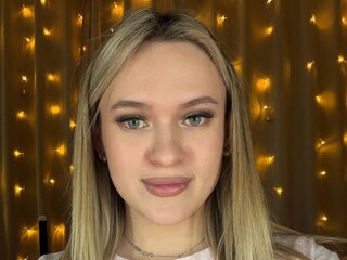 Gwenn Charbonneaux Live Webcam on Flirt4Free