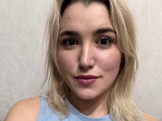 Krissy Equia webcam model