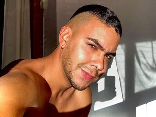 Massimo Dutti Live Webcam on Flirt4Free