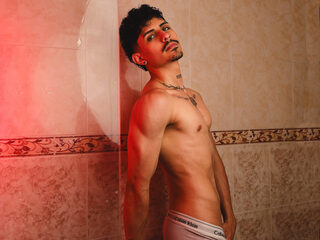 Lukee Taylor profile